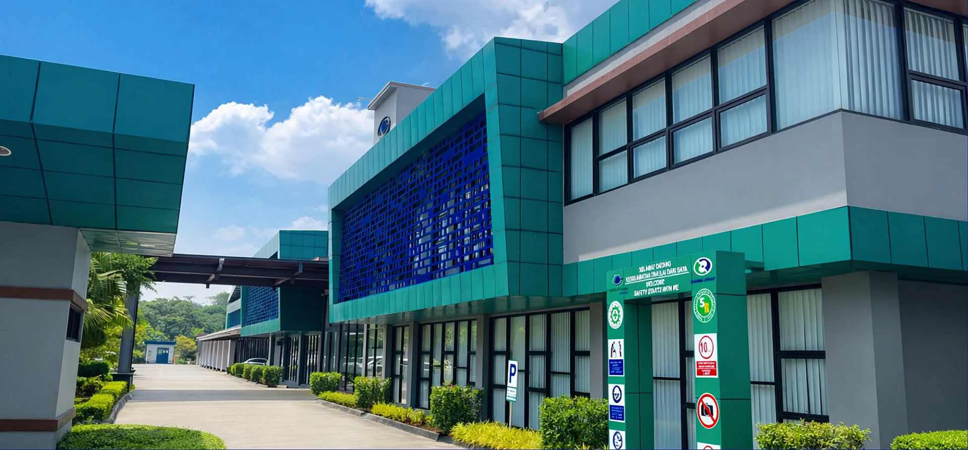 PT Trimitra Chitrahasta Background